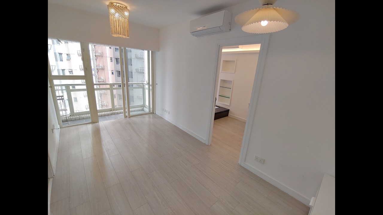 *private balcony* Central $23,500 net 400, 1 big bedroom, Centrestage