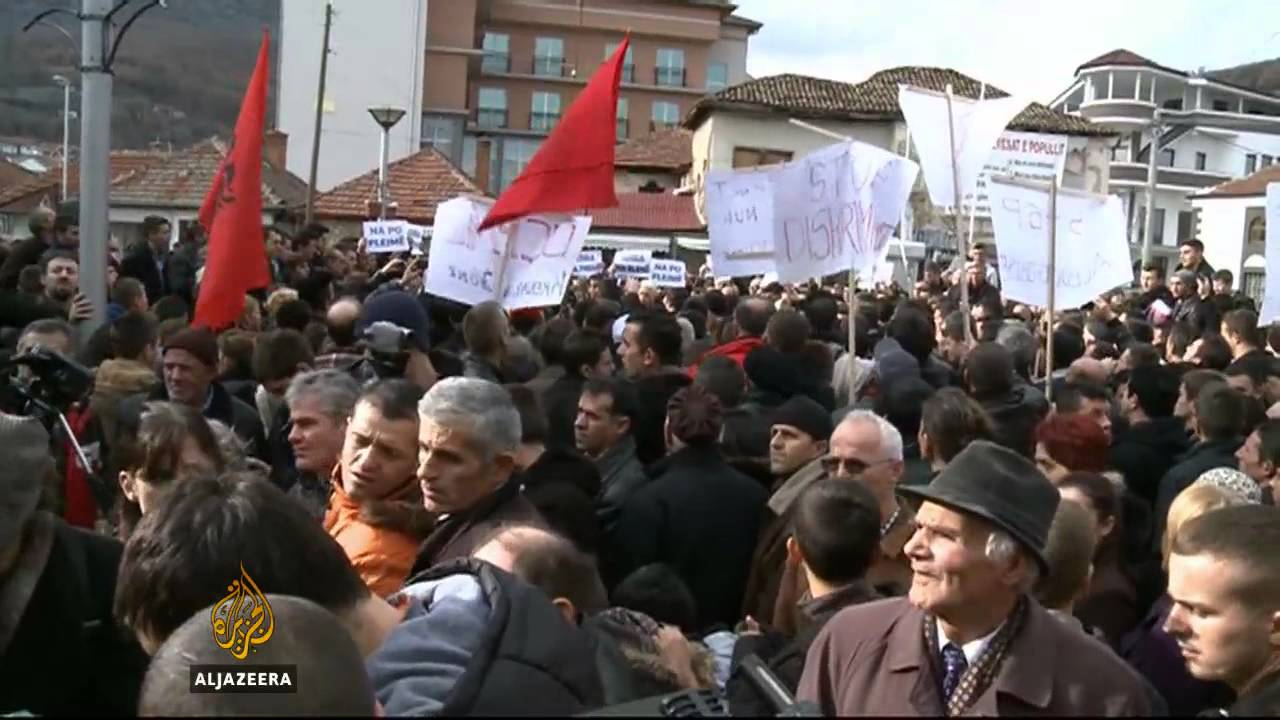Protest u Preševu zbog uklanjanja spomenika - Al Jazeera Balkans