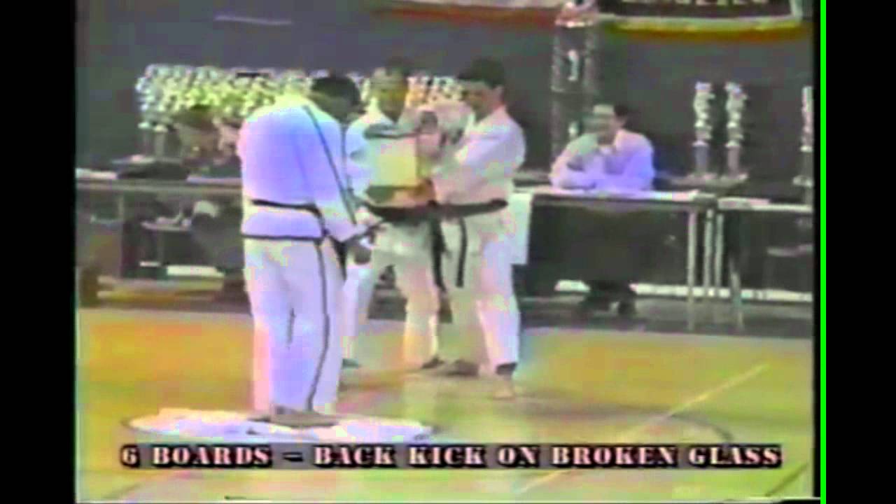 Multiple board breaks - Grandmaster Suk Jun Kim