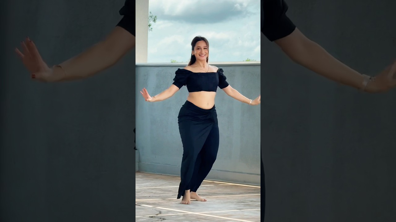 In my element🖤 #shorts #traditionaldance #srilankandance #kavya #dancer #srilanka #dance