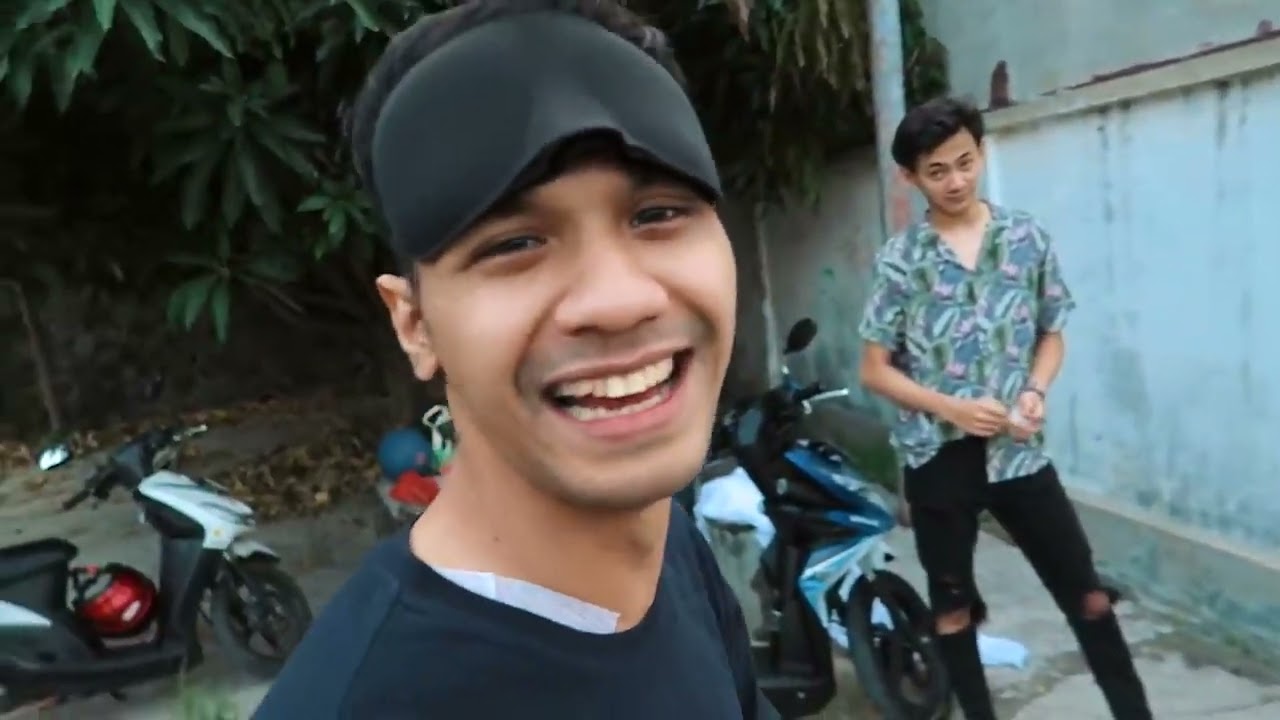 LEMPAR DARTS KE PAPAN , MAKAN APAPUN YANG DISITU ! - Kiflyf TV Archives (Reupload Video)