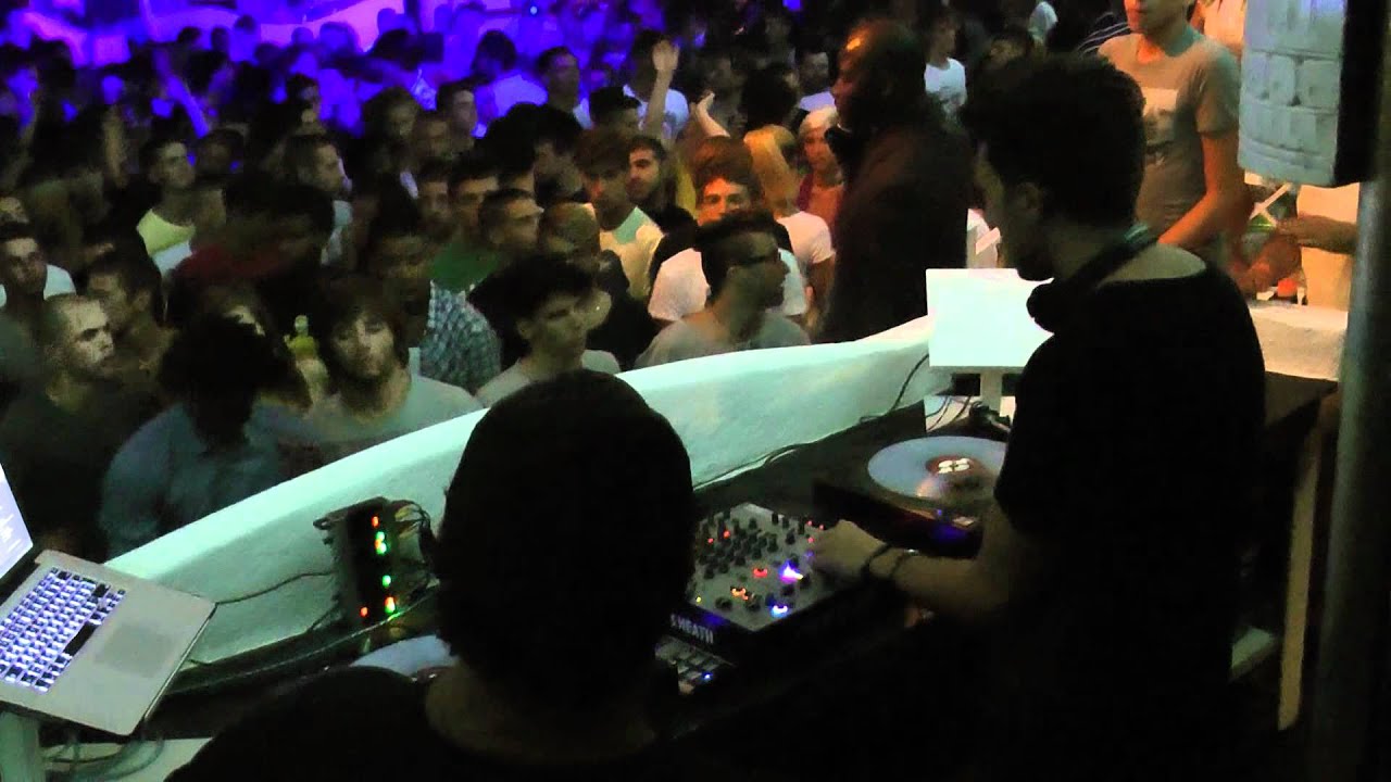 ROMANO ALFIERI plays Leave the valley @ TINI' SoundGarden Cecina (Livorno ITA) 16.07.2011