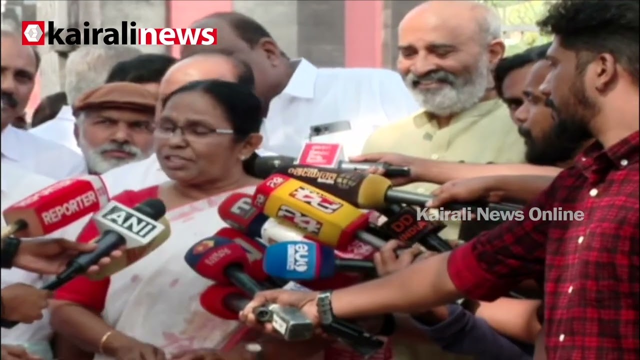 'സോണിയാ ഗാന്ധിയുമായുള്ള ചിത്രത്തിൽ നിങ്ങൾ ഒന്നും ചോദിക്കുന്നില്ലല്ലോ?' | SABARIMALA | CONGRESS | UDF