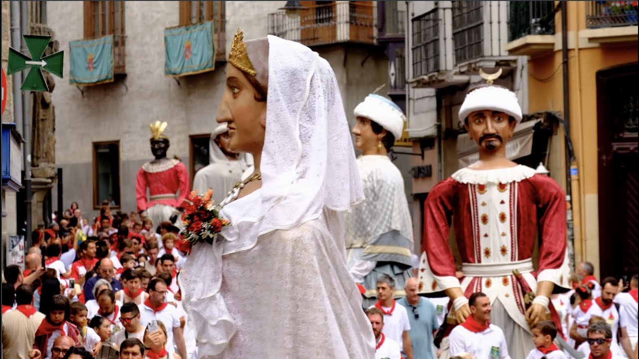 7 de julio. Gigantes de Pamplona. Iruñeko erraldoiak. San Fermín.