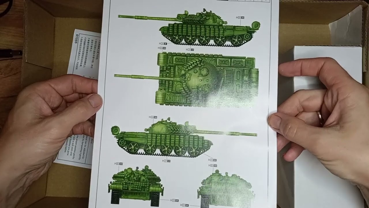 Российский основной танк т-62 образца 1962г с защитой контакт 1 Фирмы Trumpeter 1:35 масштаб.