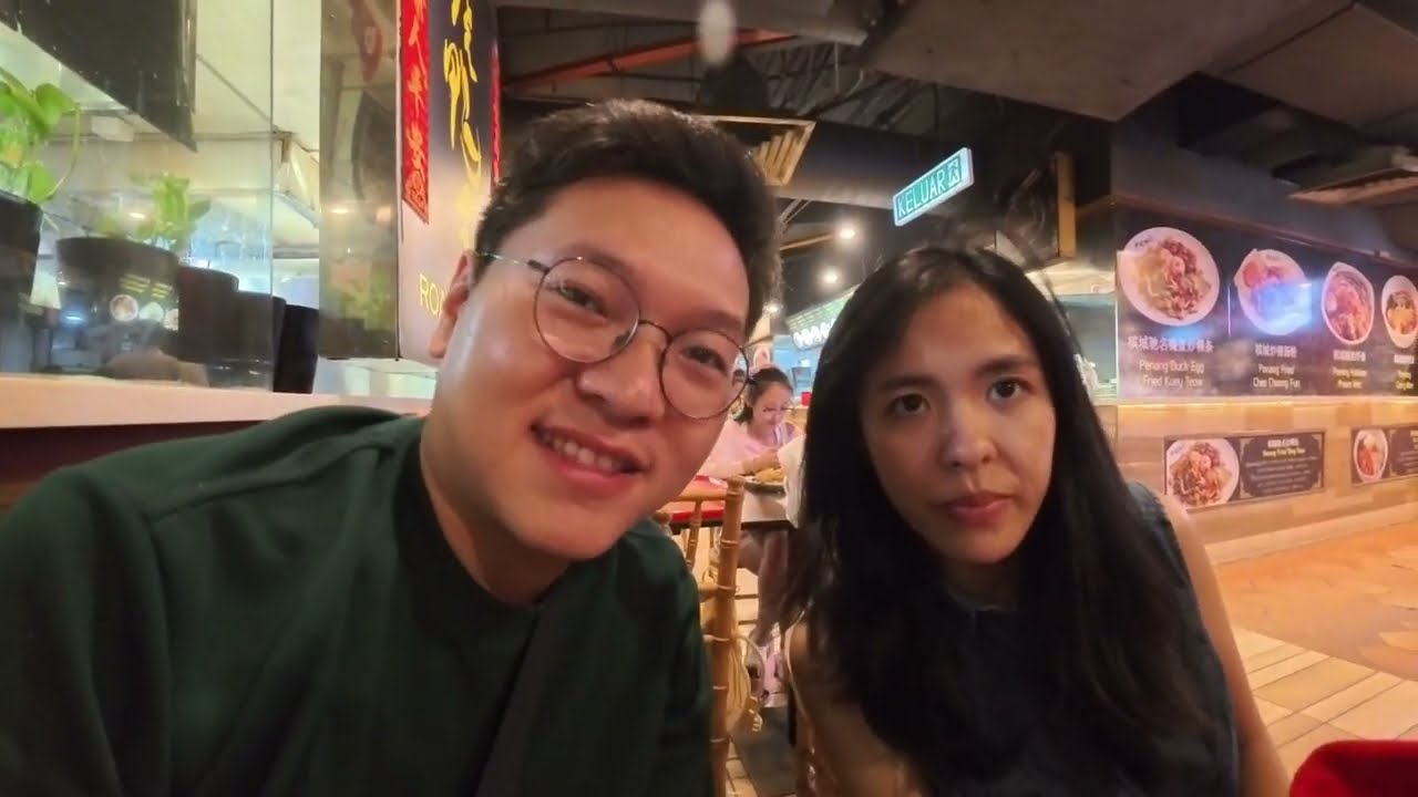 Malaysia Travel Video I Day 2.5: Try All Famous KL Food! I Lot 10, Nasi Lemak, Win Heng Seng