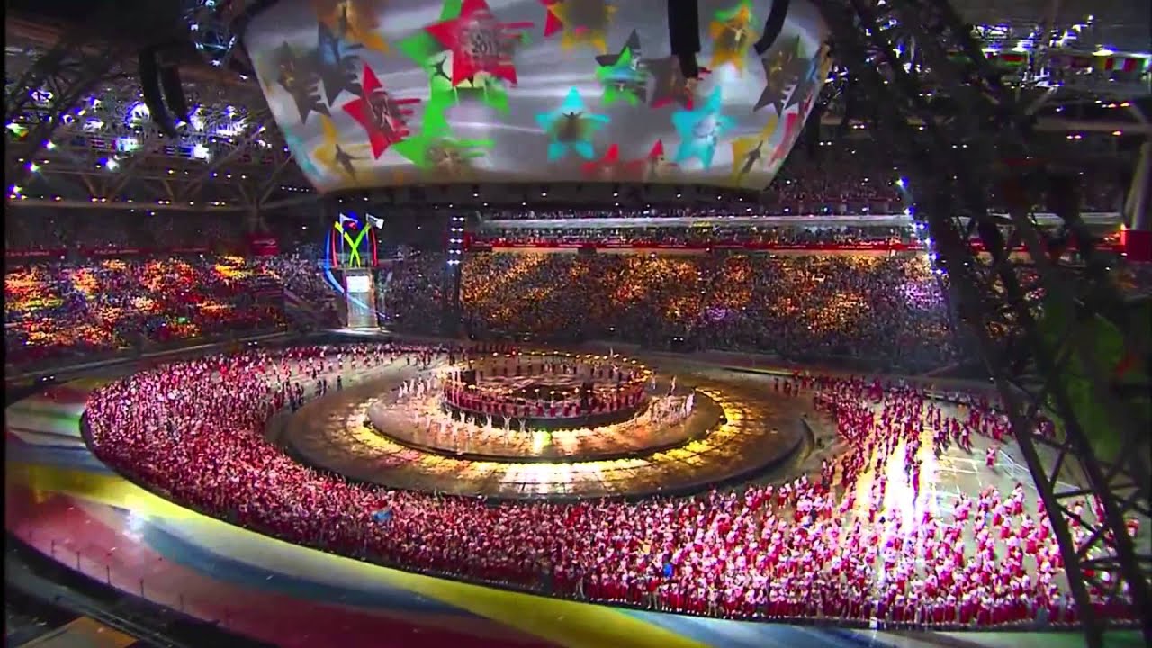Флешмоб Человек Вставай. Закрытие Летней Универсиады 2013 в Казани