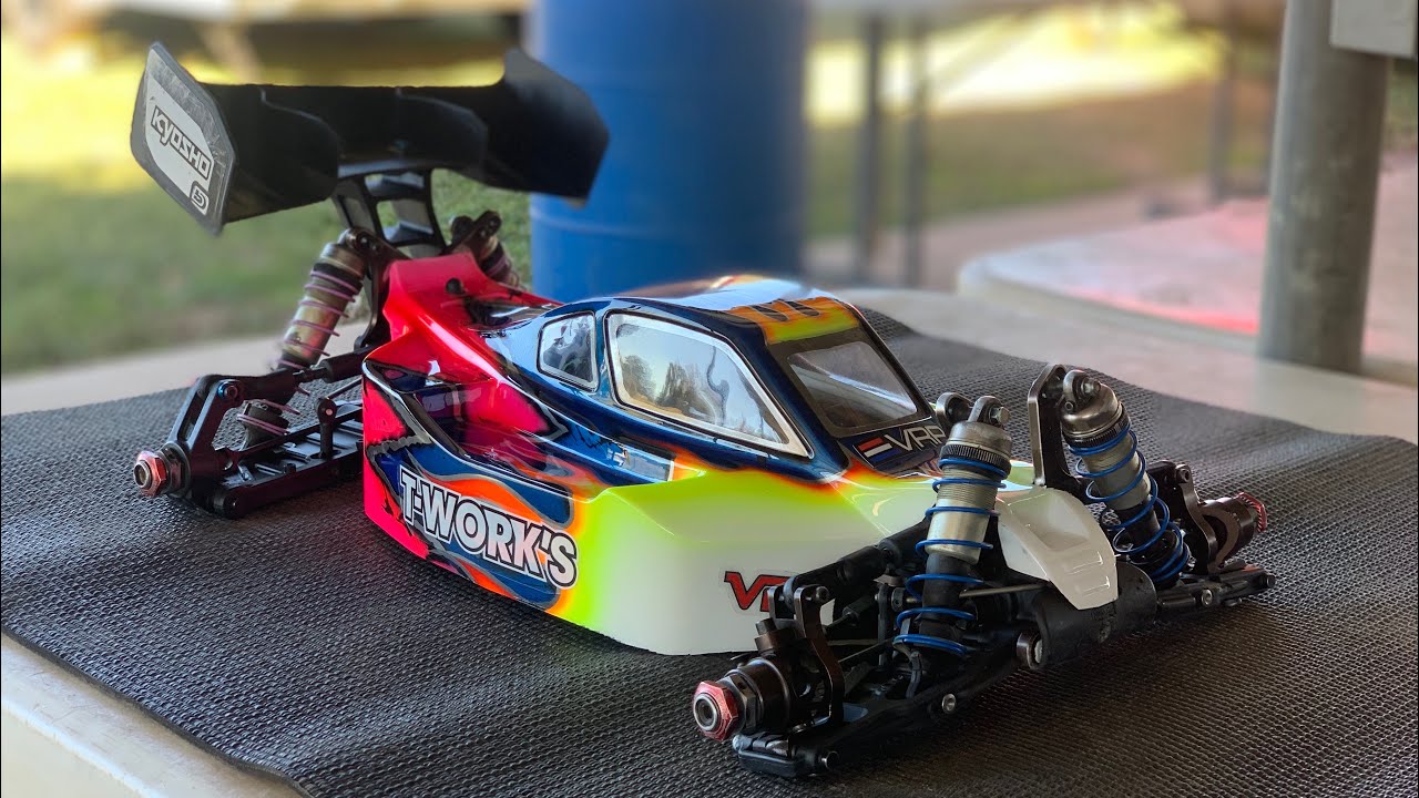 Kyosho Mp10e tki2 Running some laps 