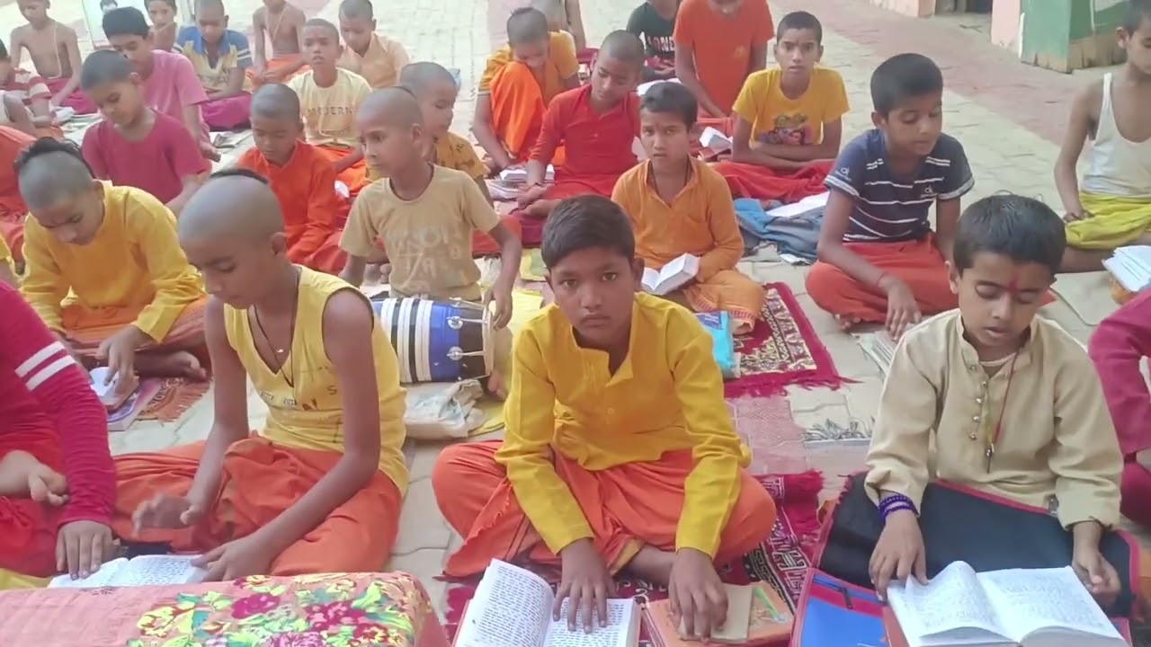 श्री ओम प्रकाश हनुमत संस्कृत विद्यापीठ आवासीय गुरुकुल विद्यालय नैमिषारण्य सीतापुर 8299377616