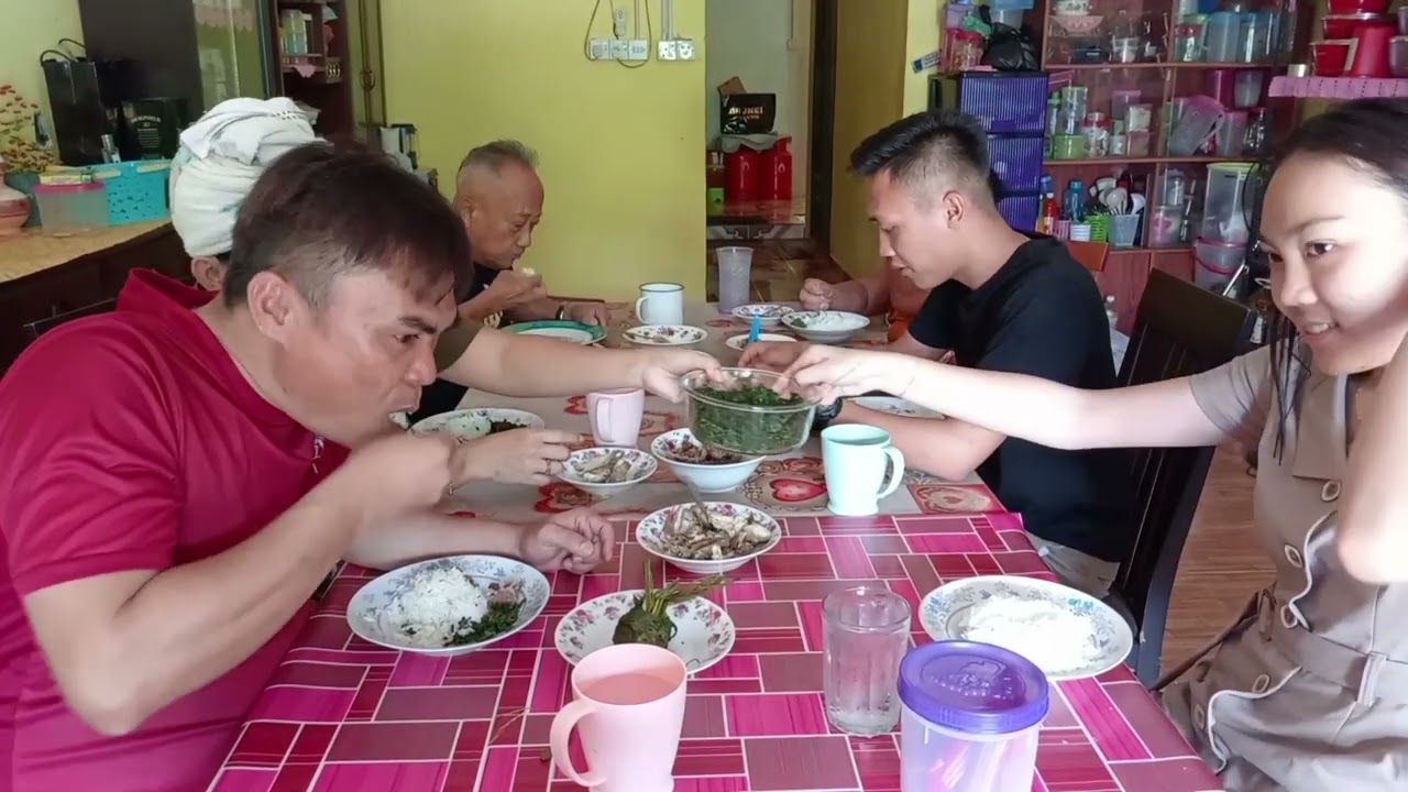 Landak Pansuh & Daun Ubi Totok Nang Nyamai Wai.......