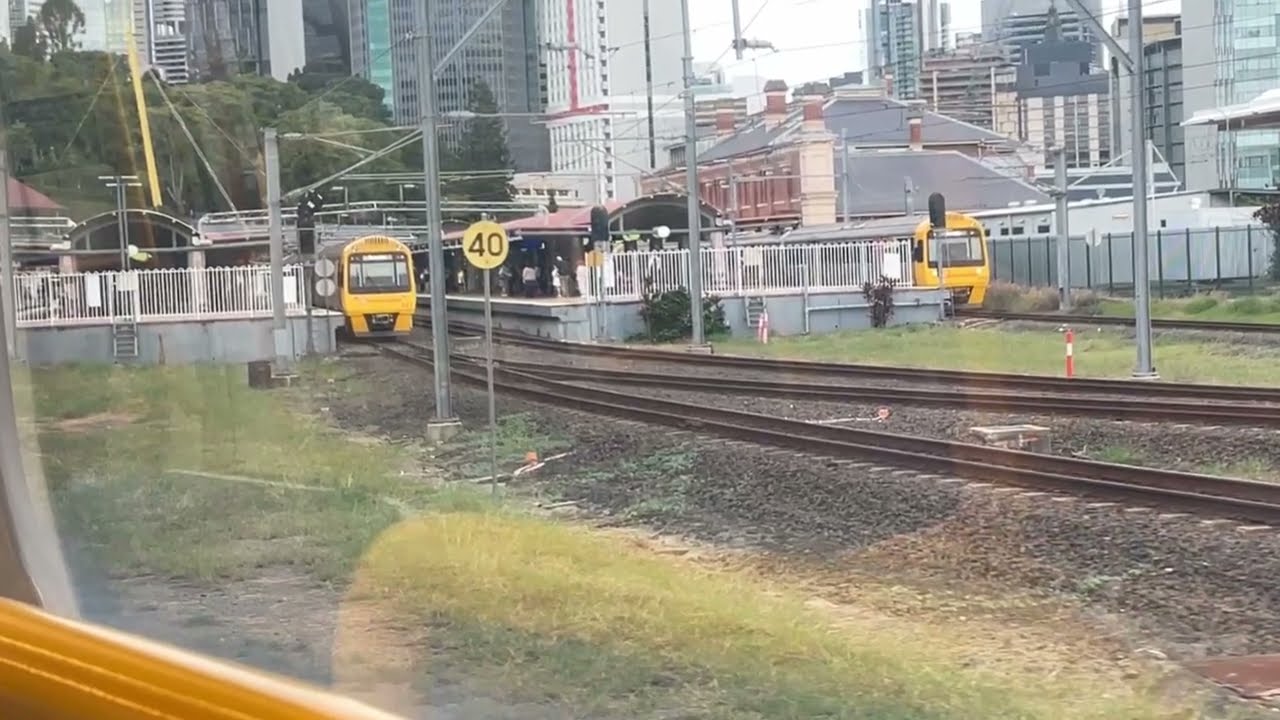 (Triple SMU220’s Crossover Sighting) Beenleigh 240 Cleveland 243 + Doomben 228 At Roma St