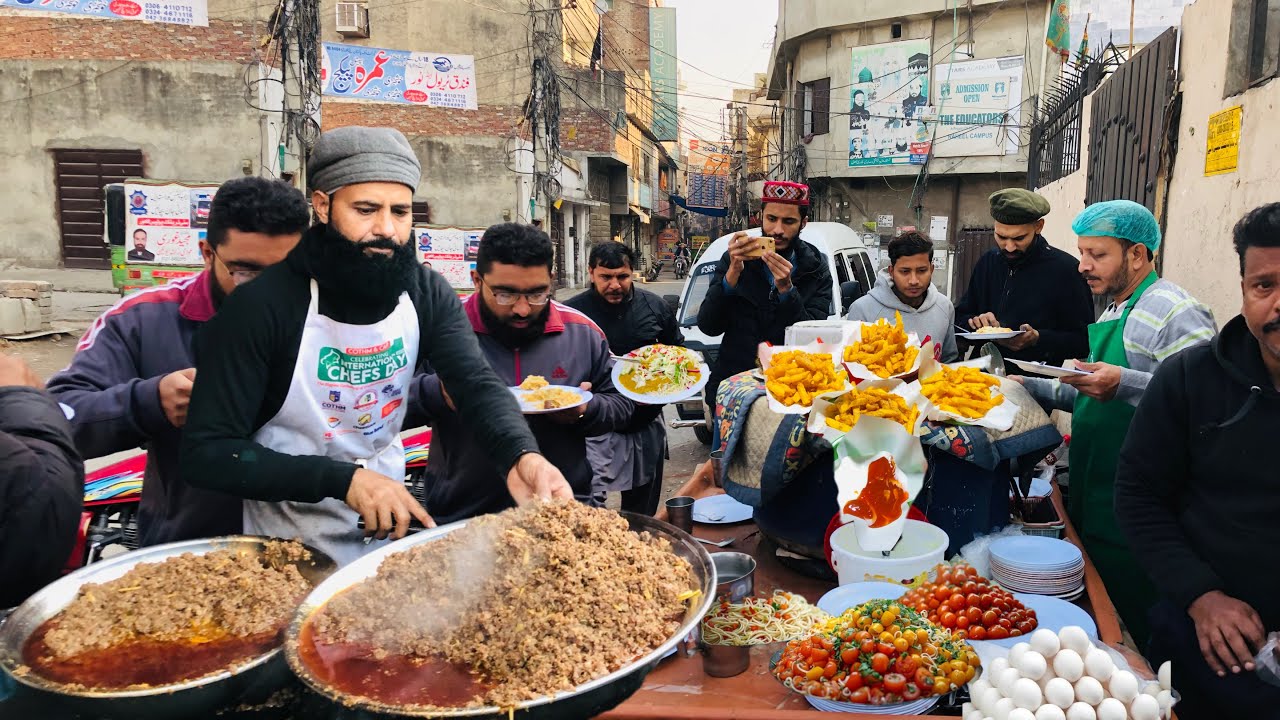 OLDEST MOST FAMOUS TRADITIONAL STREET FOODS IN LAHORE | BEST STREET FOOD VIDEOS
