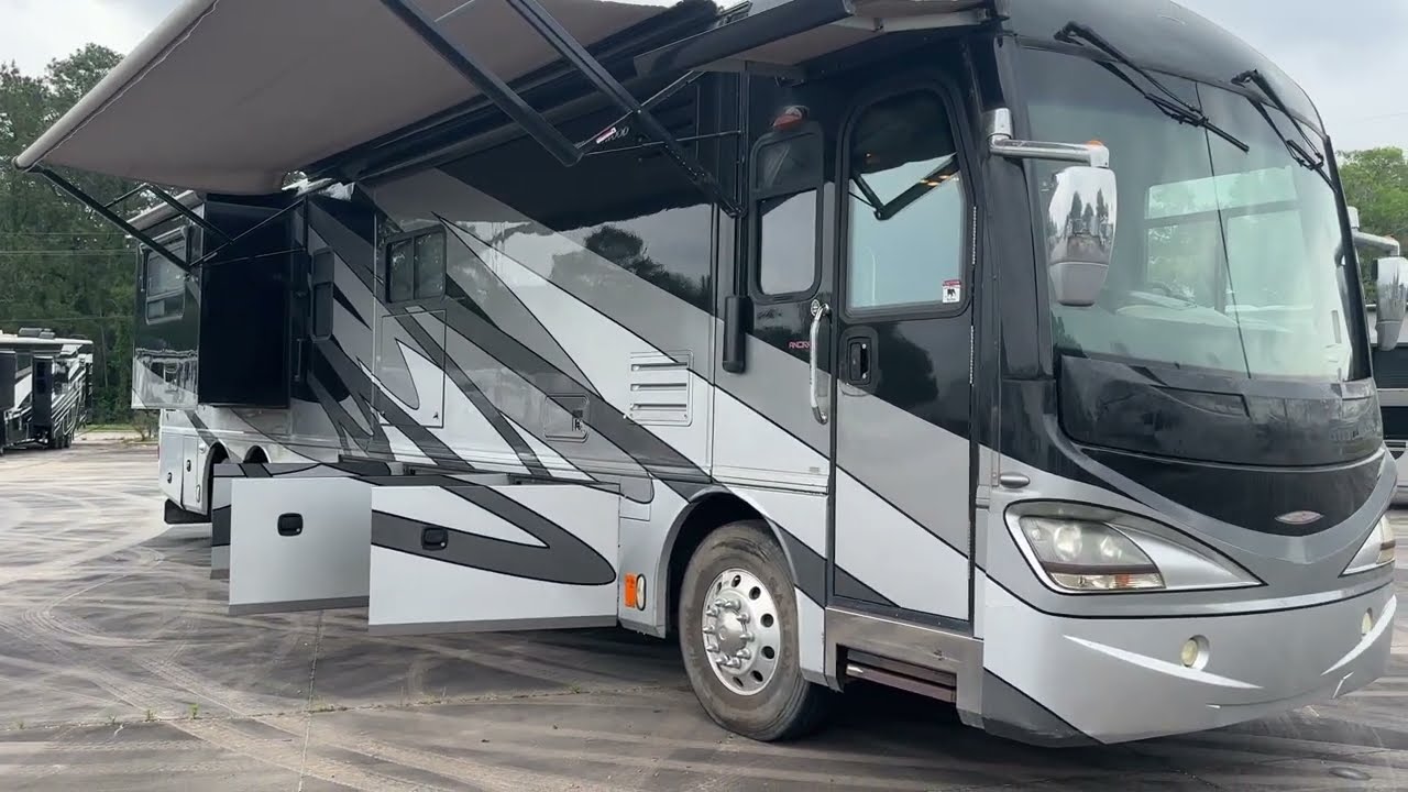 2009 Fleetwood Revolution 42K For Sale