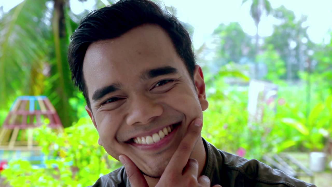 SENYUM - Alif Satar feat Ustaz Yeop (OST Ya Ustaz)