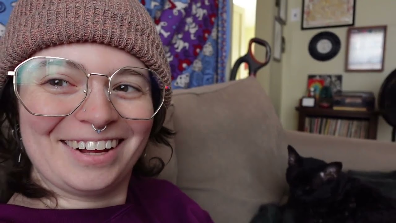Vlog #4: Cafe & Thrift Store