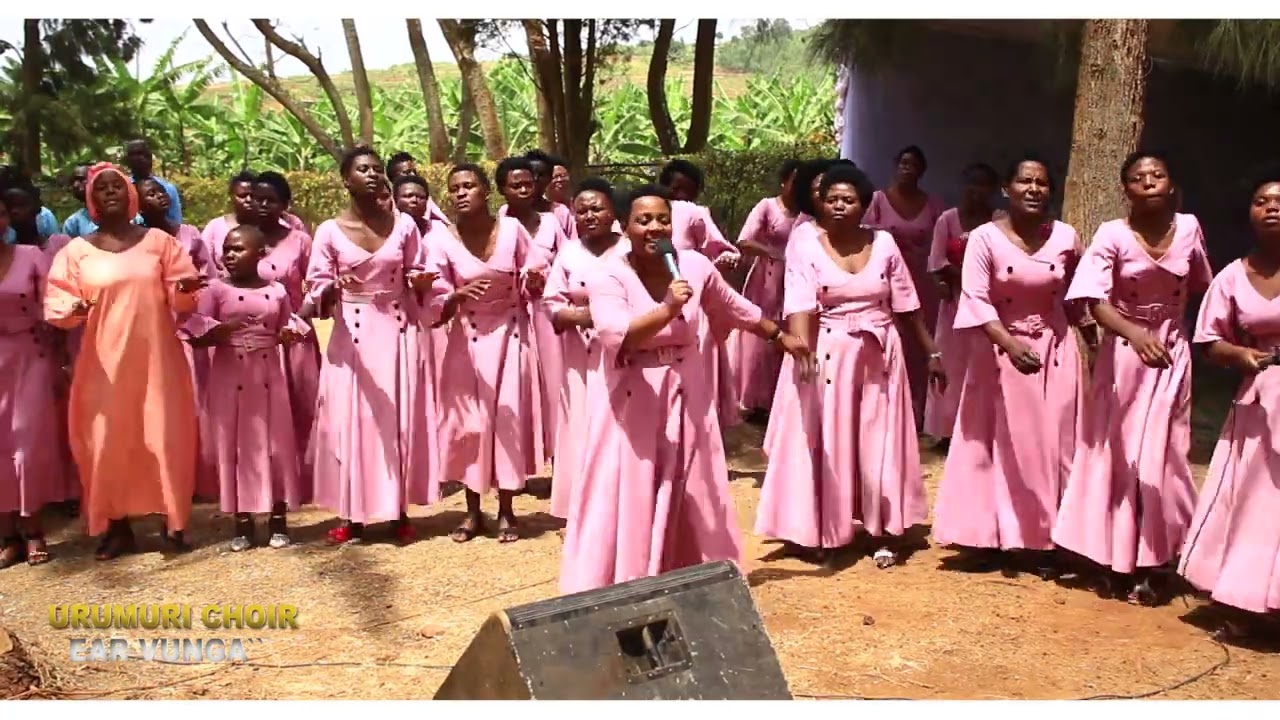 Choral Urumuri yo muri Vunga  mugiterane cya teguwe na E.A.R Paruwase Runyinya ikora ibitangaza