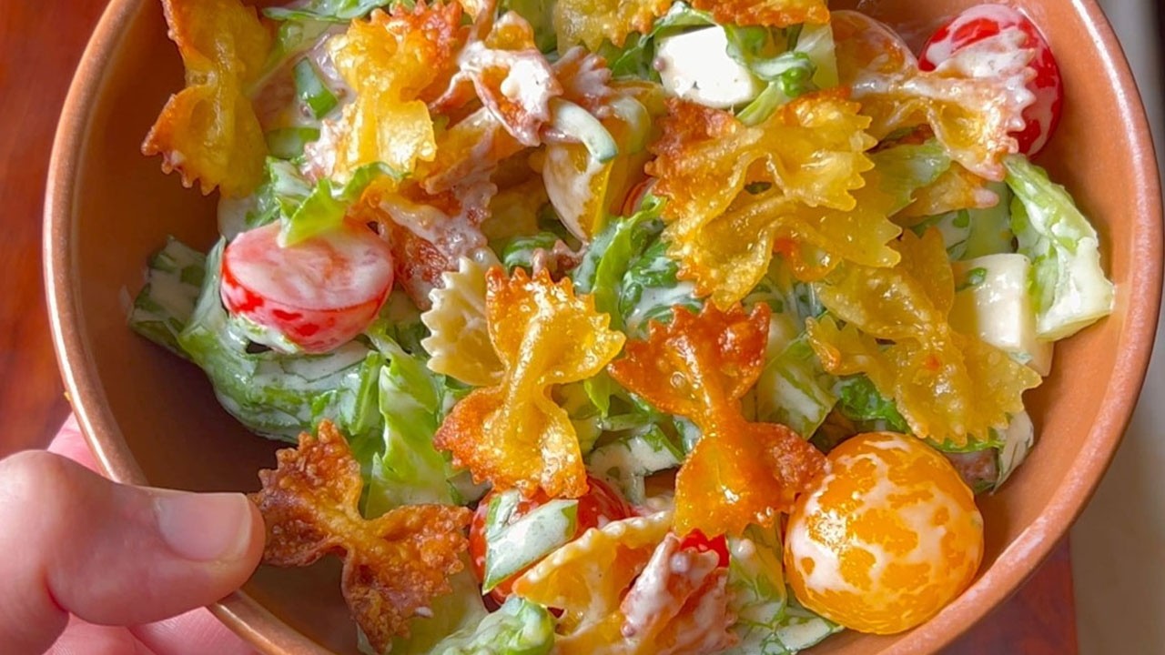 Хрустящий салат из пасты 🥗 Быстрый обед
