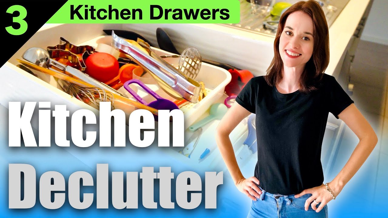Minimalist Kitchen Drawers | Bite-sized Minimalist Declutter With Me (Episode 3)