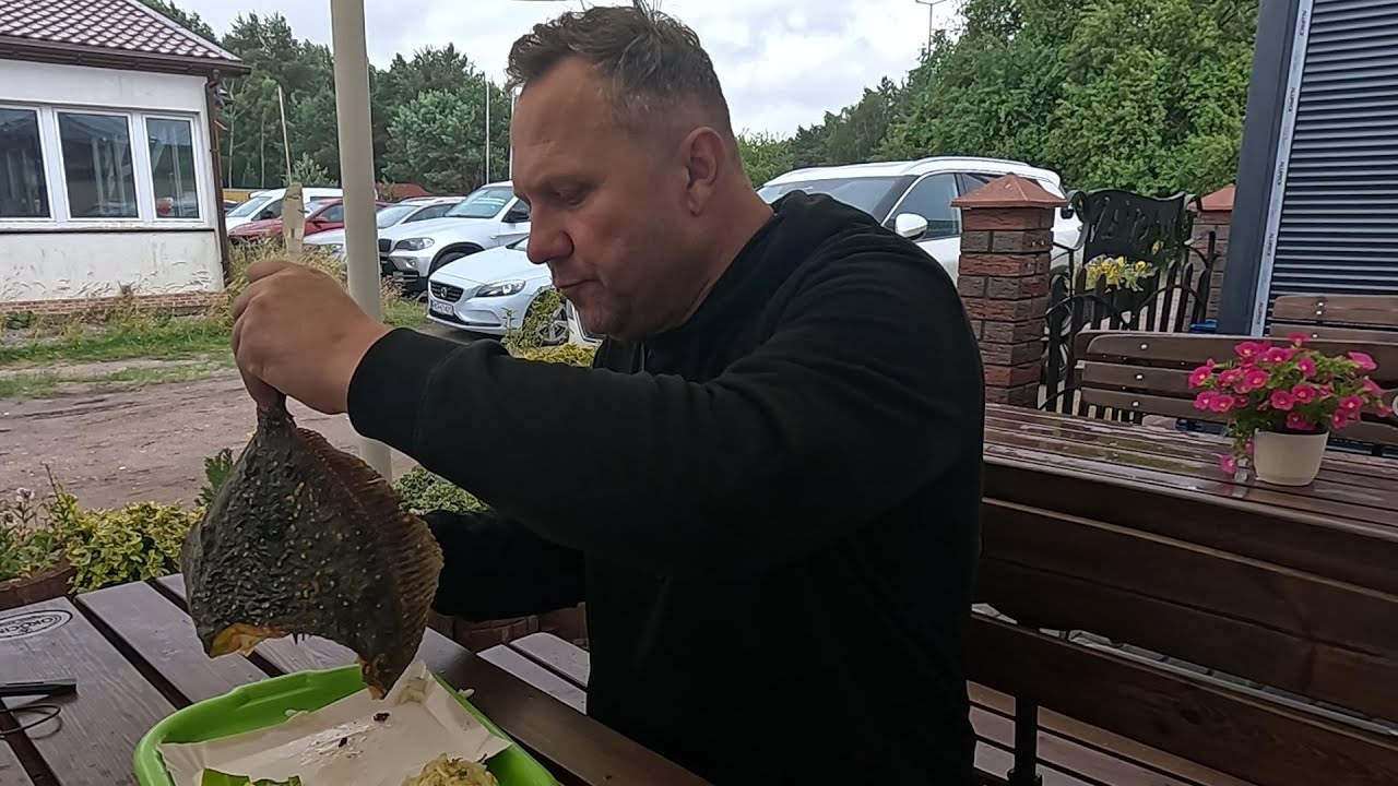 Grzybowo i rozciapany dorsz - ważą ryby po usmażeniu z panierką  / Oddaszfartucha