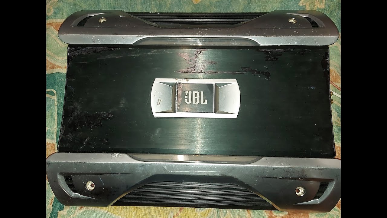 Ampli voiture en panne JBL de model GTO504