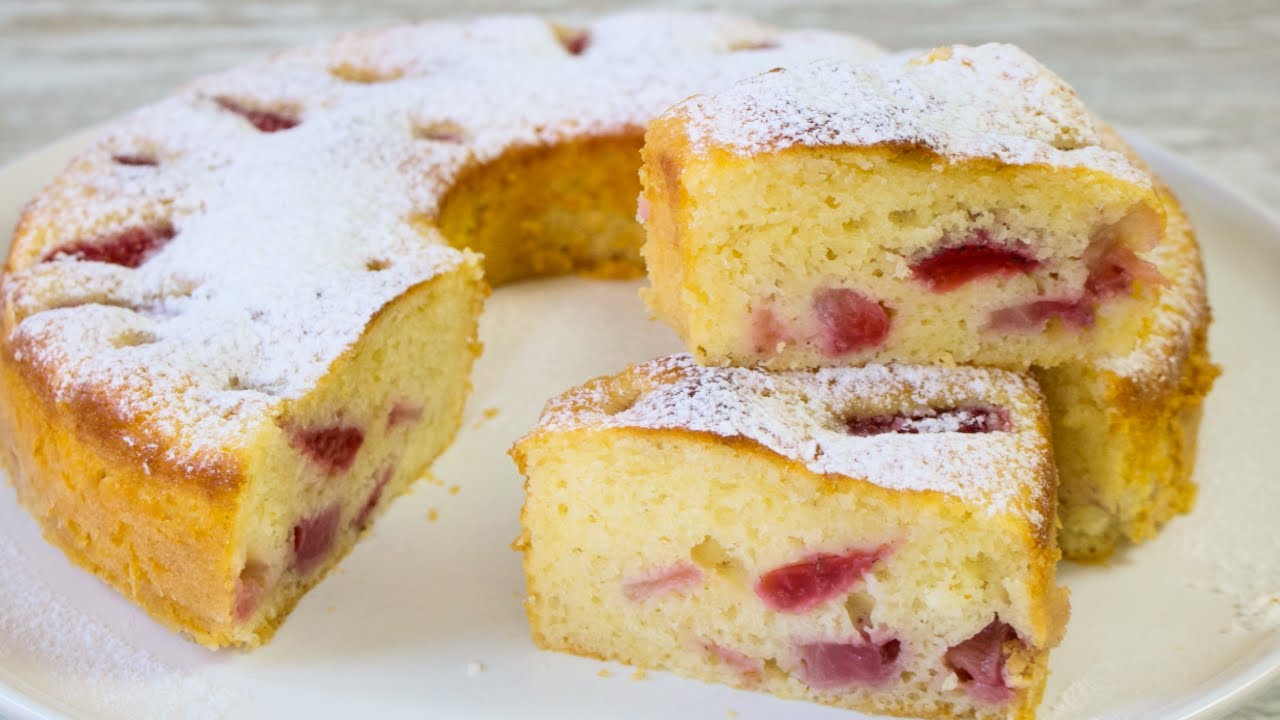 Мягко и вкусно! С натуральной клубникой и йогуртом. Сделайте торт к кофе!