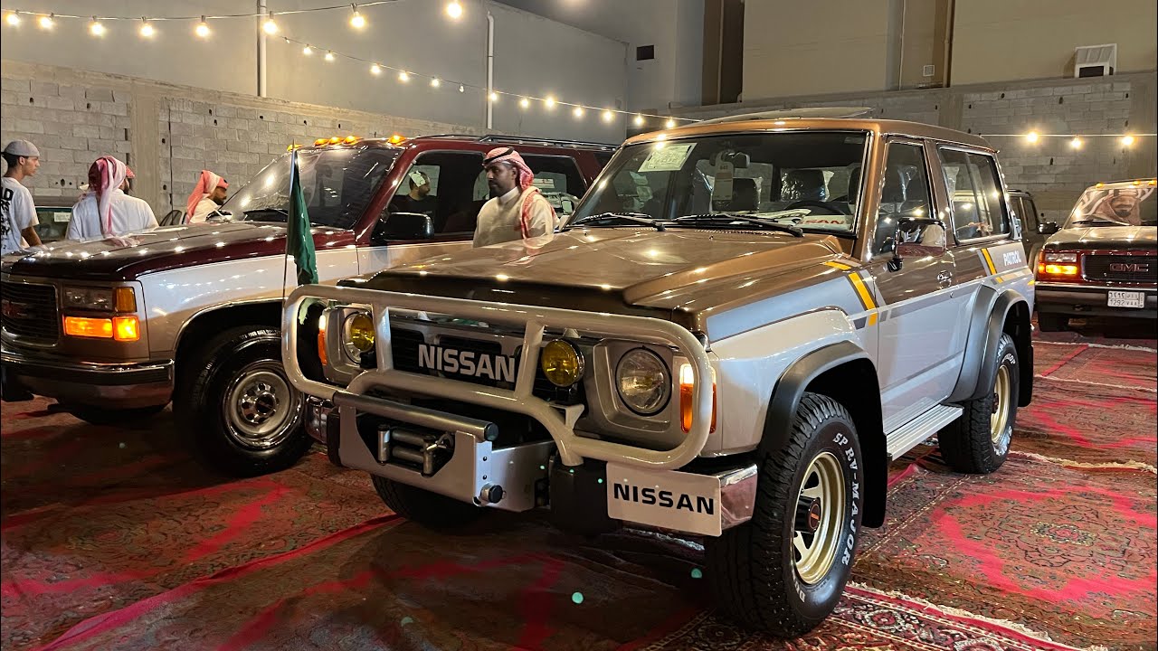 تجمع سيارات الكلاسيك بمناسبة اليوم الوطني السعودي
