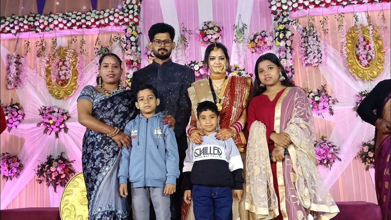 कंग्रॅजुलेशन भैया भाभी।  भगवान करे आप दोनों की जोड़ी हमेशा ऐसी बनी रहे बहुत बहुत बधाई हो 🙏🙏👉