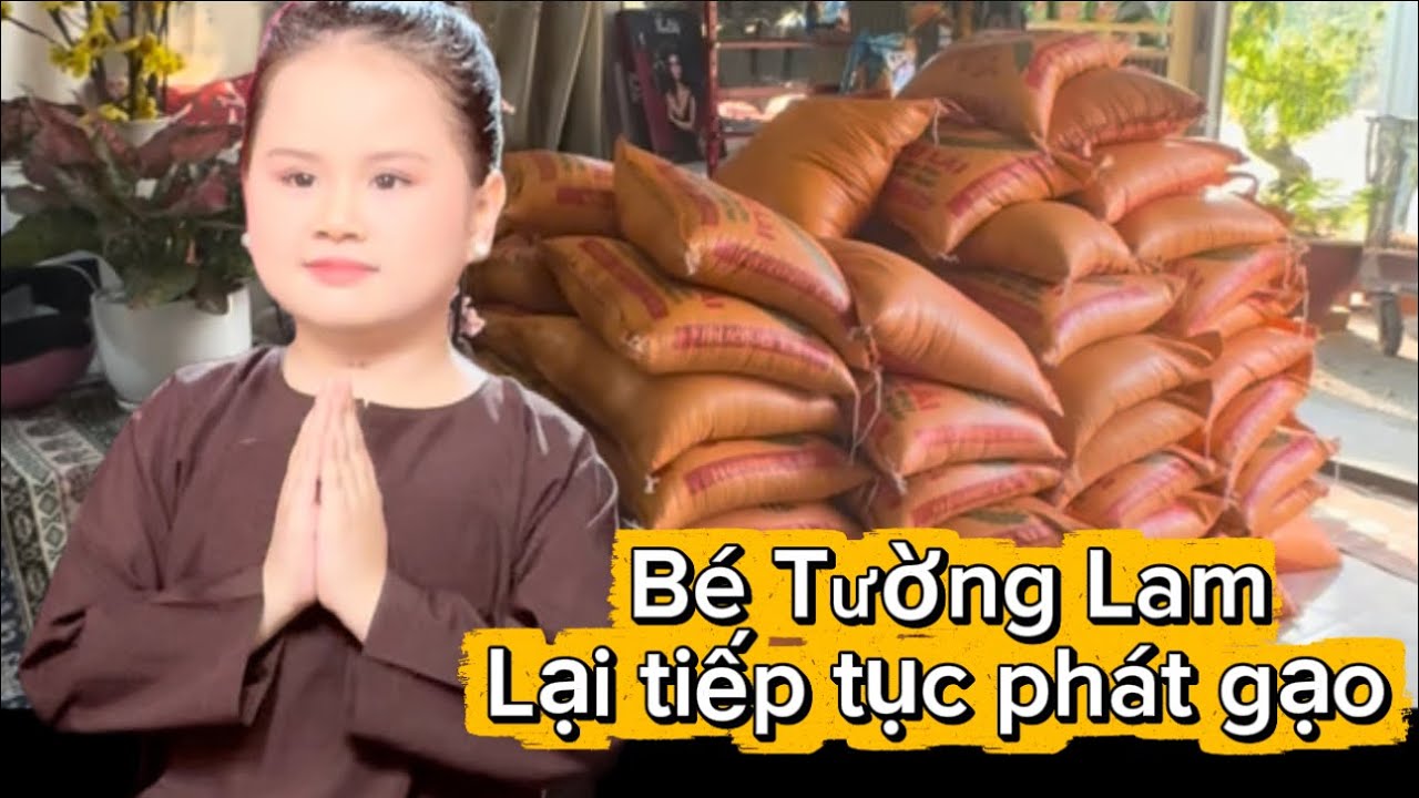 Bé Tường Lam Hoa Sen lại tiếp tục phát gạo cho bà con khó khăn tại vùng quê nghèo 