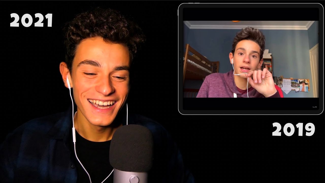 REAGISCO AI MIEI PRIMI VIDEO! (SPECIALE 2 ANNI) | ASMR ITA