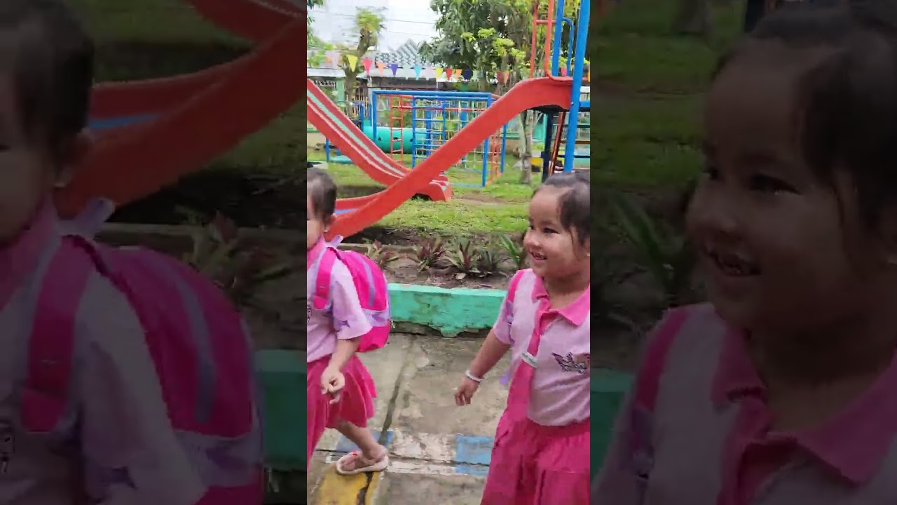 Sáng thứ hai, các con đến trường. Hớn hở lắm à.