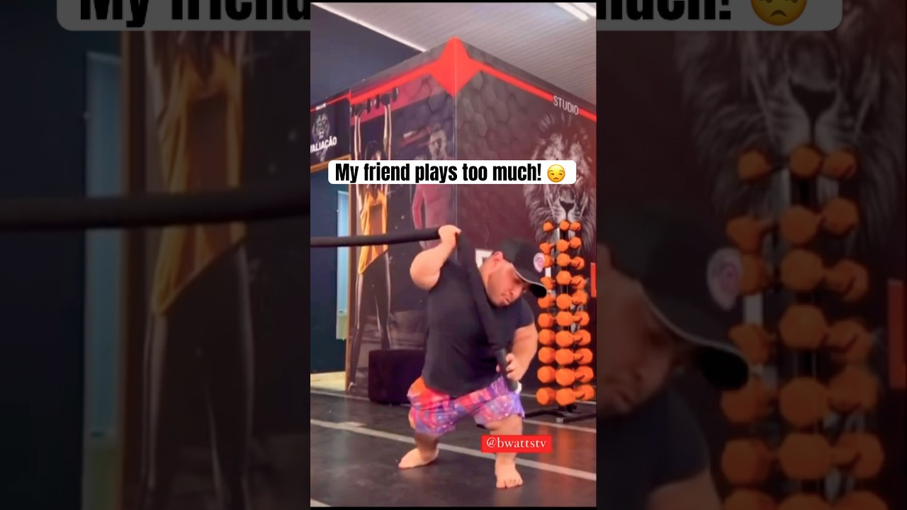 Он слишком много играет 😒 