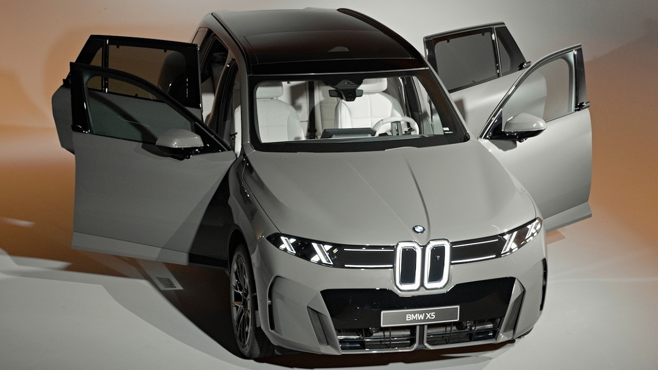 Nowe BMW X5 (G65) 2027 | Szczeg&oacute;ły nadwozia i wnętrza