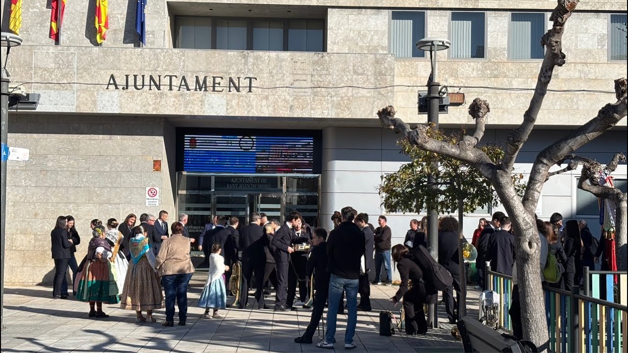 35 Aniversario de la Constitucion Municipal de Sant Joan de Moró. Salida de la Comitiva. 21-02-26