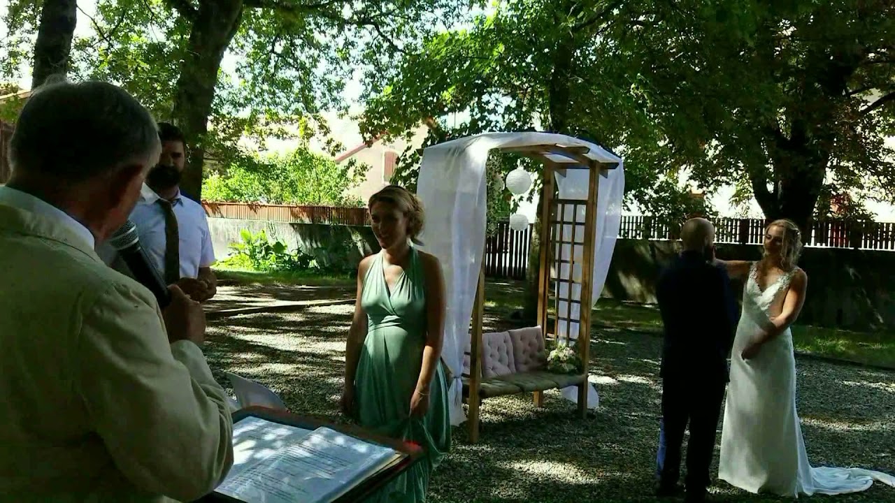 Cérémonie laïque. Rituel des mains liées
