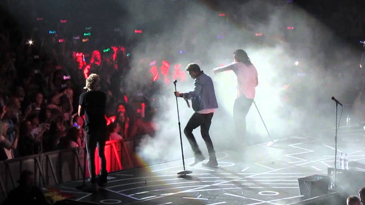 One Direction 'Drag Me Down' London 26/09/15