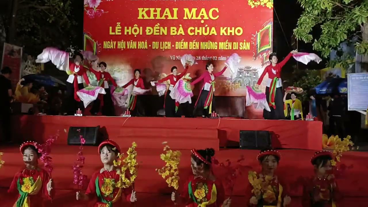 CLB Nghệ thuật truyền thống Kinh Bắc Khai mạc Lễ Hội Đền Bà Chúa 