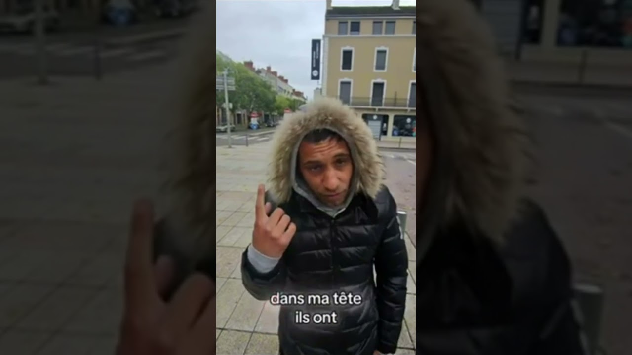 il se RÉVEIL dans L'ESPACE !🤣