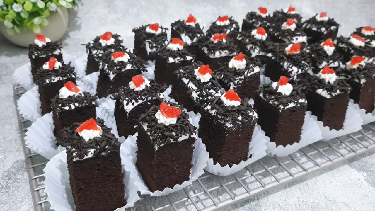 Sekejap Ludes!! Black Forest Kukus Ekonomis Rasa Premium | Super Nyoklat dan Lembut Banget!