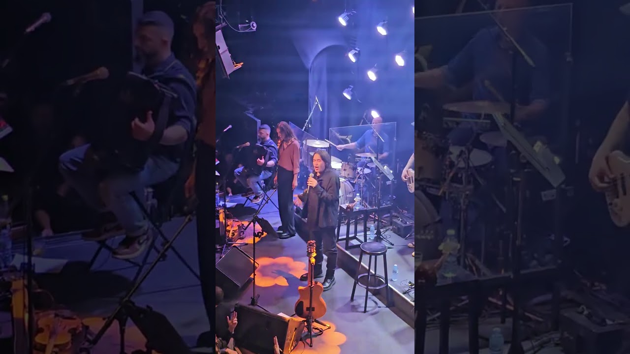 Ανήκω σε μένα / Φεγγάρι μου χλωμό