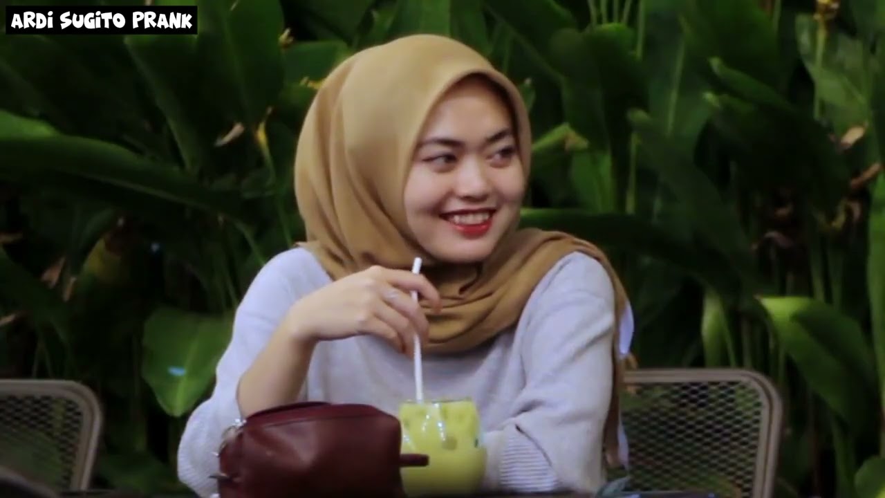 GADIS BERPARAS CANTIK LULUH DIDEPAN PENGAMEN JALANAN | PRANK CURHAT PILU ‼️