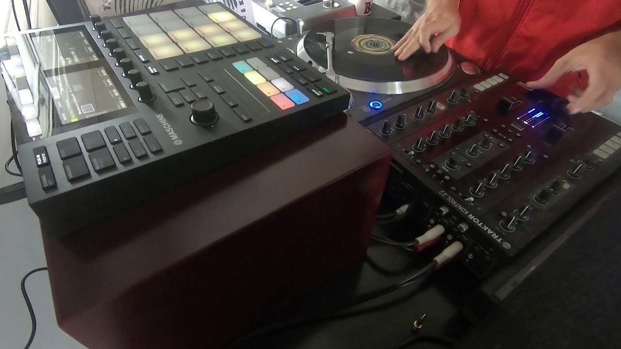 Dj Gzas Working with Maschine Mk3
