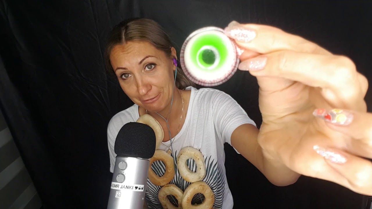 Asmr/ŻARŁO Z ODPUSTU🍪🍭🍡🍮 ODGŁOSY CIUMKANIA.😘