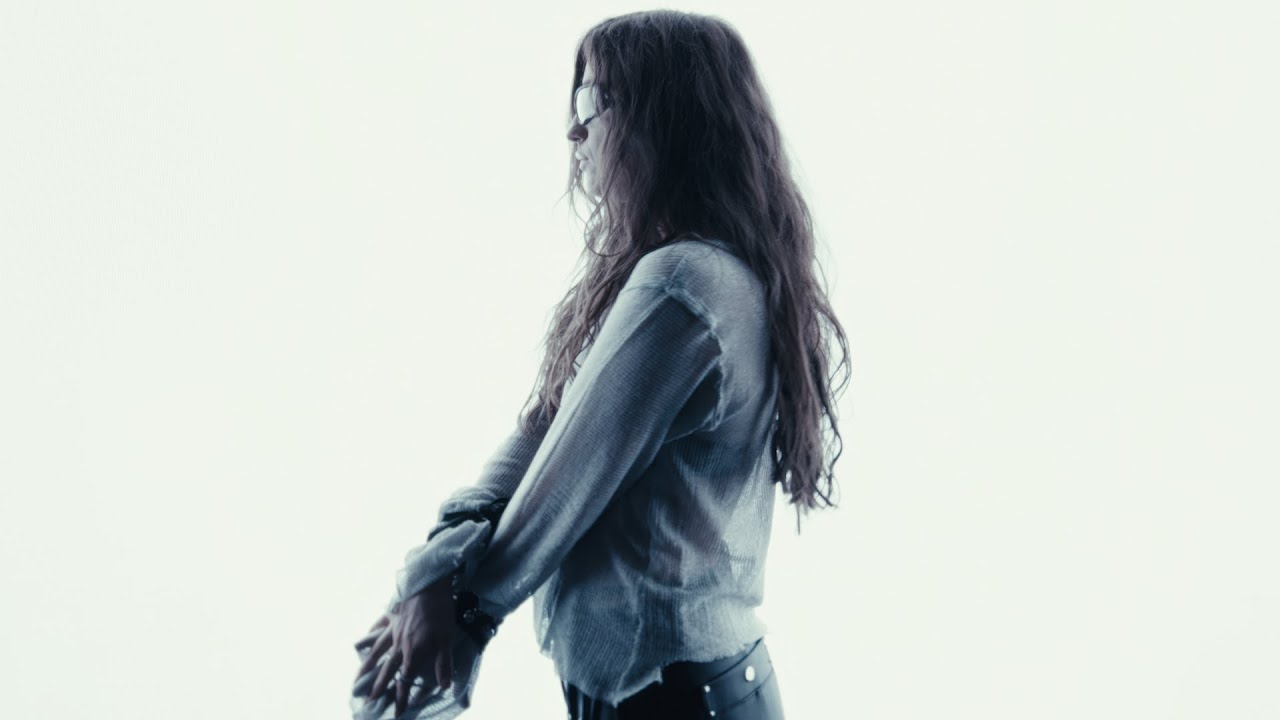 Clara La San -  News (Official Video)
