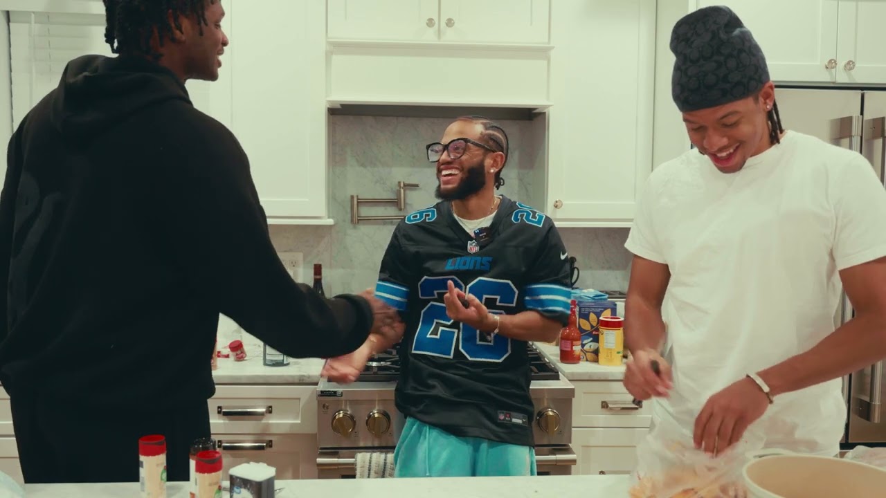 FRIED CATFISH BITES, CANDIED YAMS, & MAC & CHEESE W/ BUBBA & SWAVE | EATS WITH MEECH