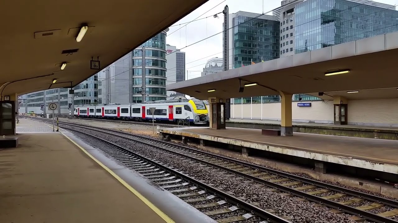 NMBS/SNCB Type AM08 EMU No. 08206 arriving at Brussel Noord Station on 22/6/15