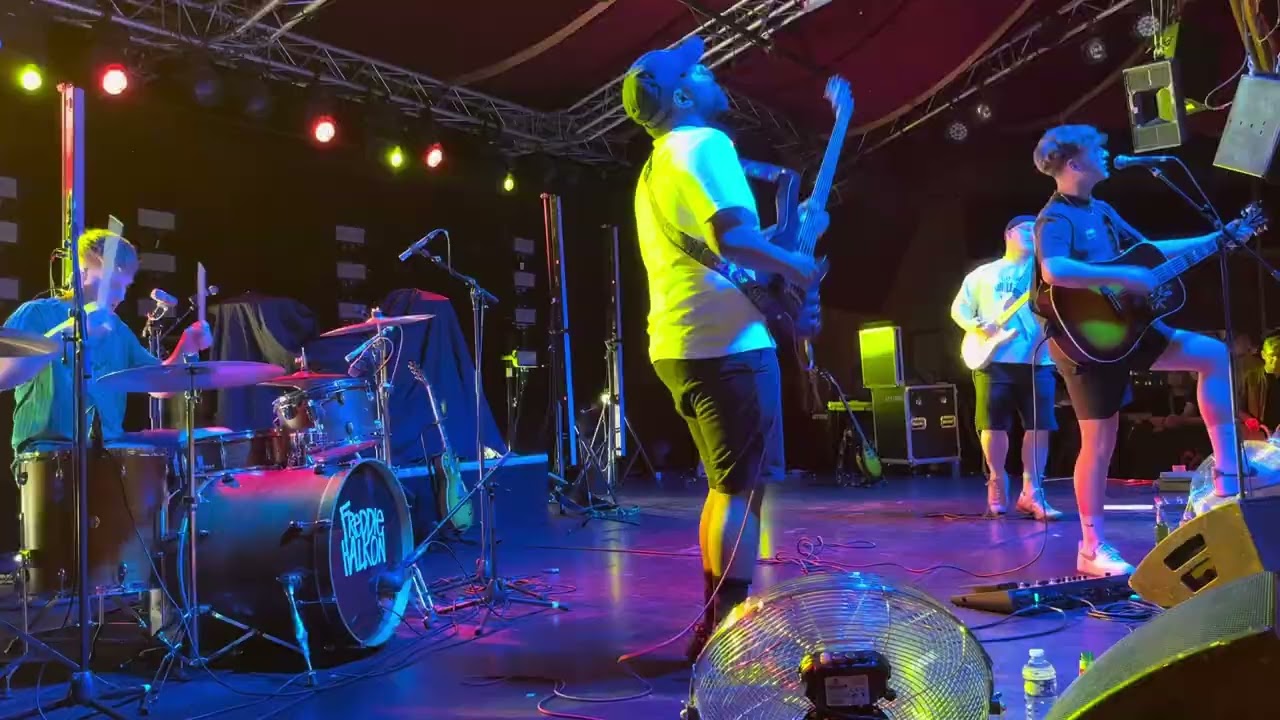 Freddie Halkon (opening for The Reytons) 05042025 Cabaret Sauvage Paris France