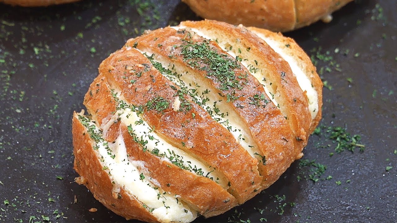 Cream Cheese Garlic Bread - Korean Street Food