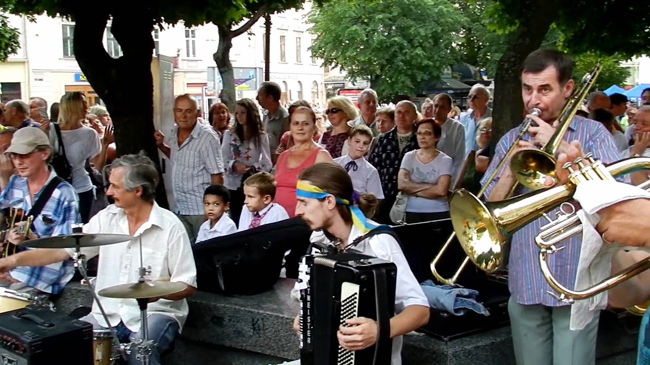 Музики Львова_Висить ябко_живий звук