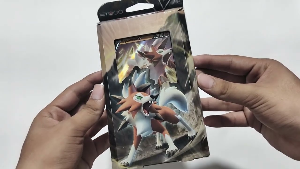 Unboxing de un Lycanroc V Battle Deck 