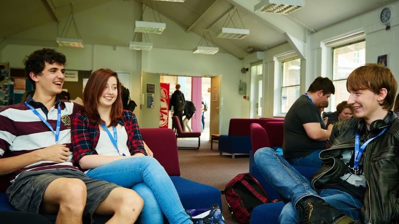 Level 3 Extended Diploma in Art & Design - careers in the fashion and photography industries.